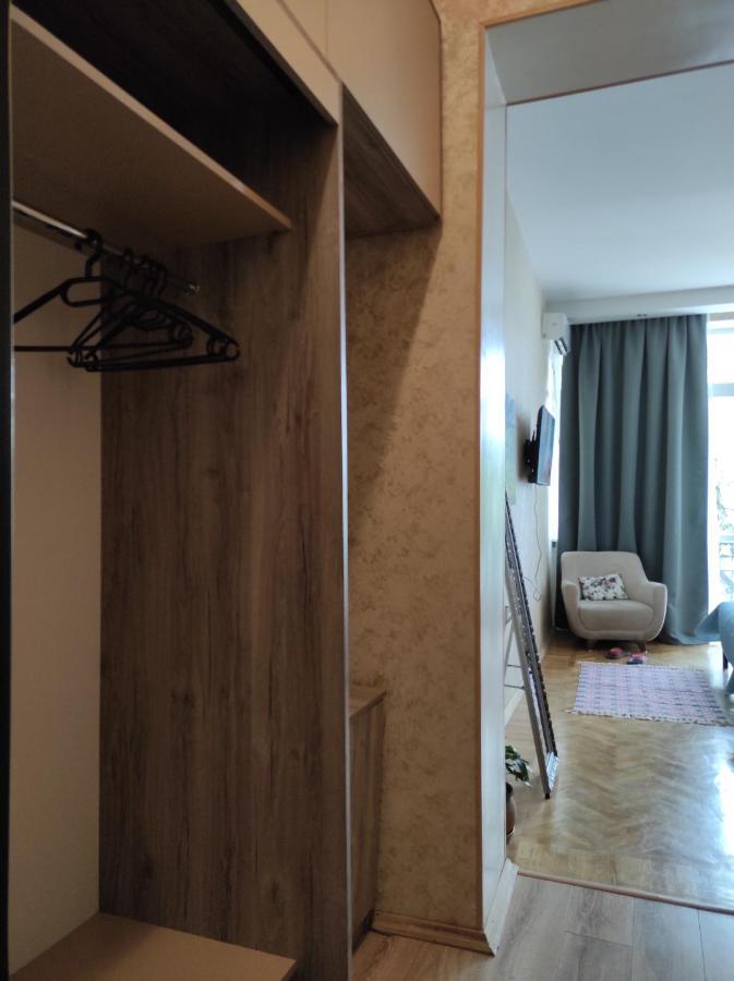 Tranquil Apartment In Vake Tbilisi ภายนอก รูปภาพ