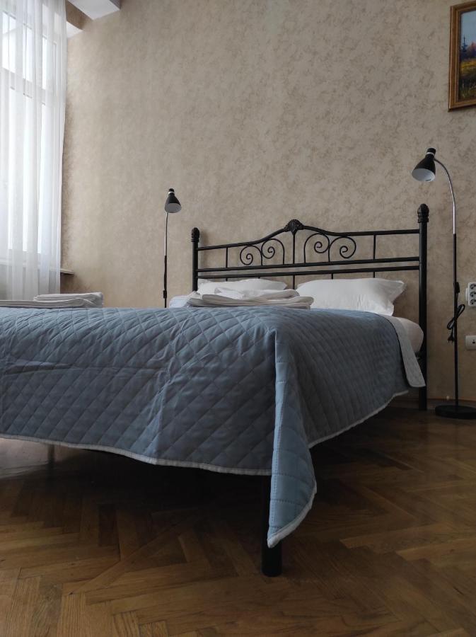 Tranquil Apartment In Vake Tbilisi ภายนอก รูปภาพ